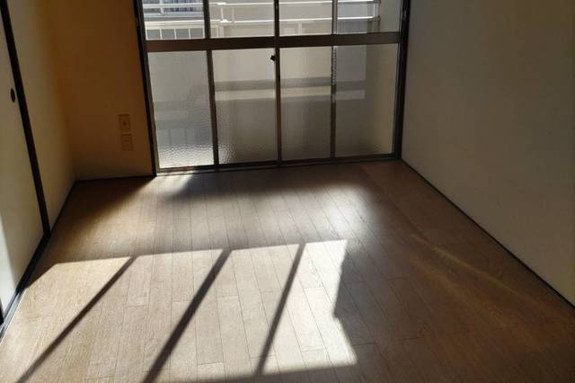 居間　作業後